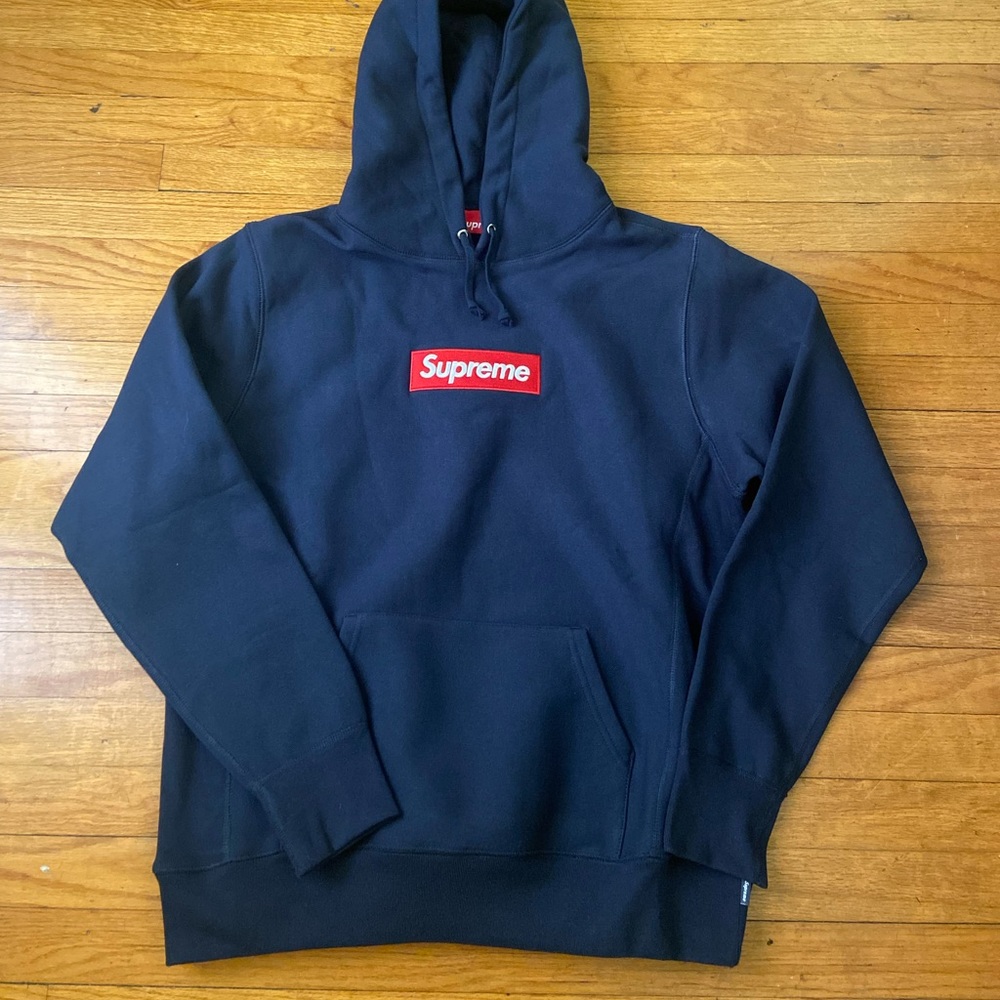- Supreme box logo navy hoodie (FW16) nearly deadstock